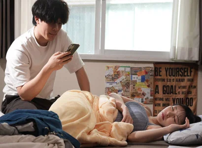Gã này thích người yêu ngoại tình để nhìn